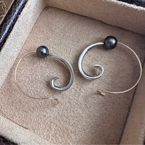 Beautiful Earrings Tahitian pearl silver & gold Earrings